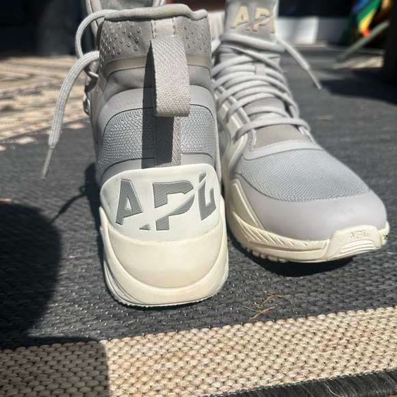 APL Defender - Picture 3 of 3